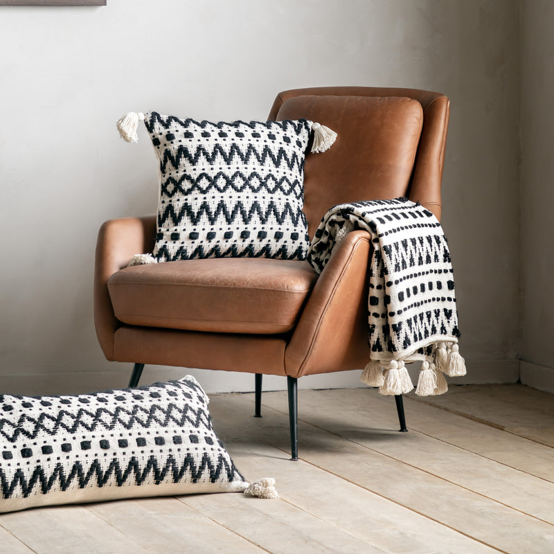 Black & Cream Tufted Throw