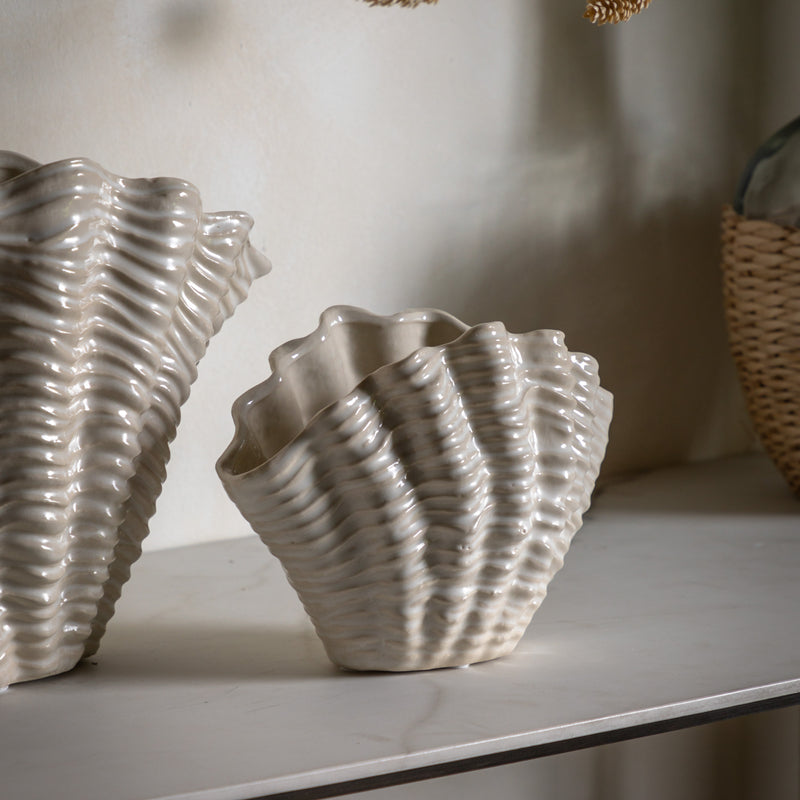 Clam Vase Small - Reactive White