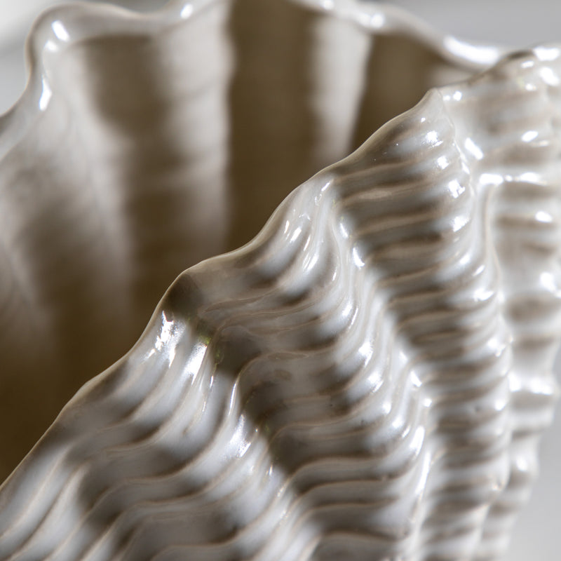 Clam Vase Small - Reactive White