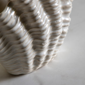 Clam Vase Small - Reactive White