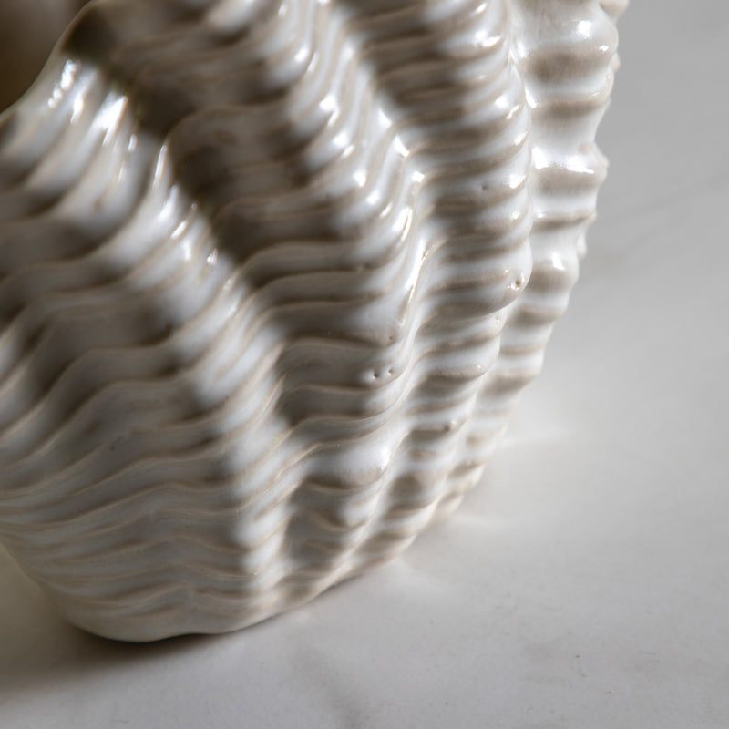 Clam Vase Small - Reactive White