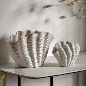 Clam Vase Small - Reactive White