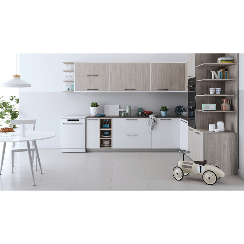 Indesit DFO 3T133 F UK Full Size Dishwasher