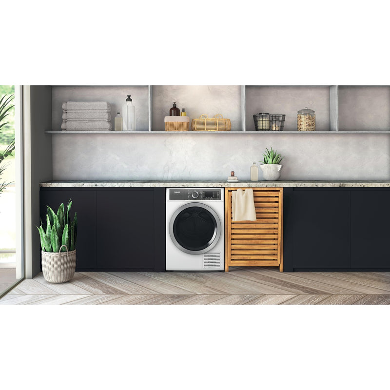 Hotpoint H8 D93WB UK 9kg Heat Pump Tumble Dryer