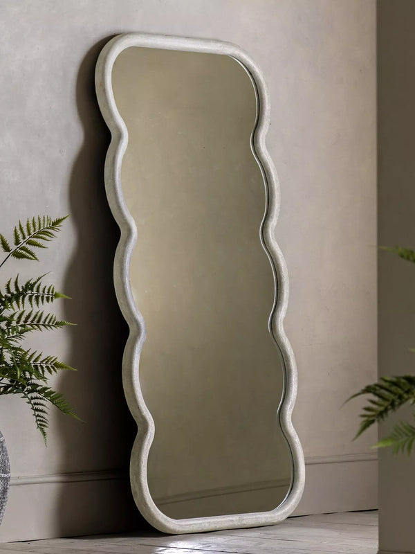 Como Curved Leaner Mirror