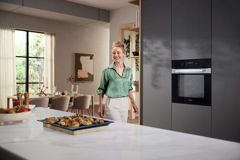 Miele H2861BP Built In Electric Single Oven