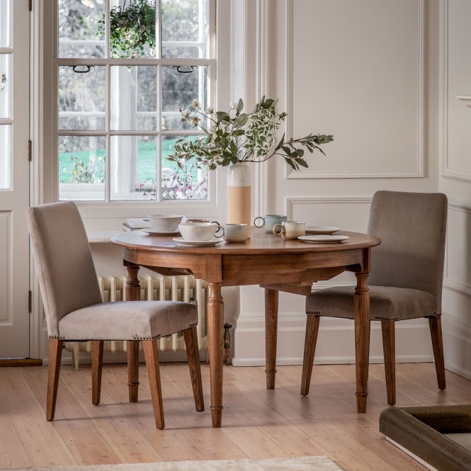 Highgrove Extendable Round Table - Natural