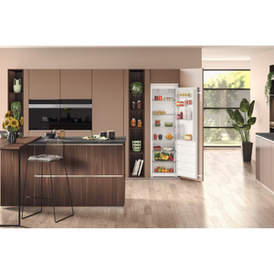 Hotpoint HTSD18A011A1 Integrated Larder Fridge